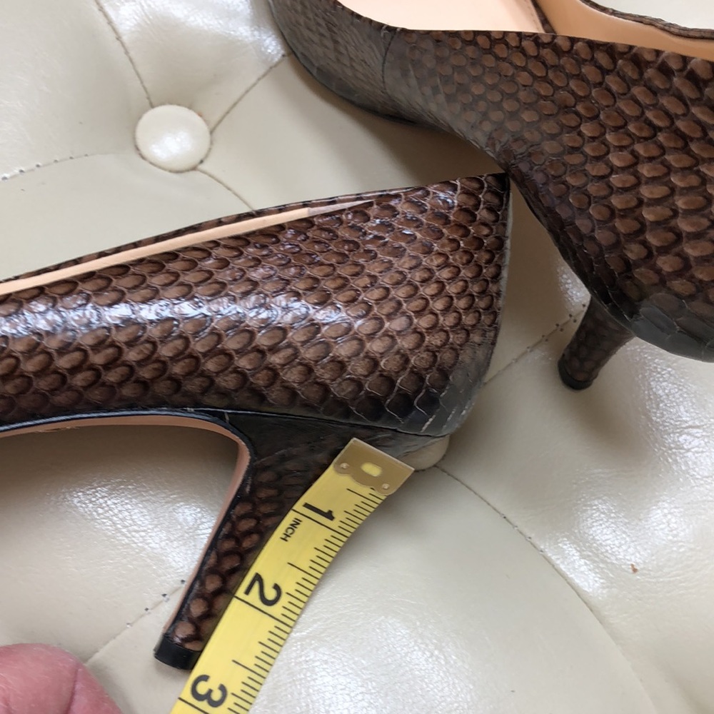 Vince Camuto all leather pump heel shoe, size 7.5 - Picture 11 of 11
